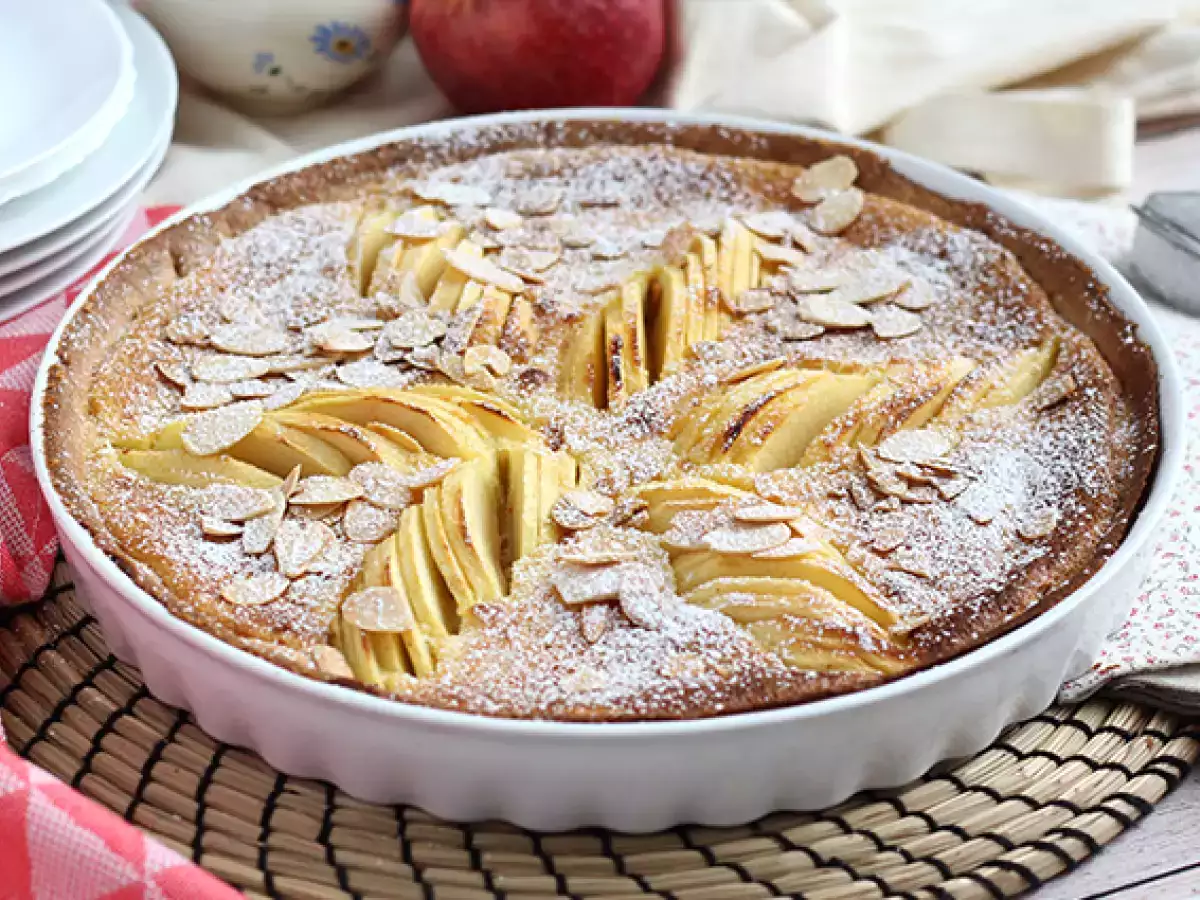 Elmalı ve Bademli Tart (Tarte Normande)
