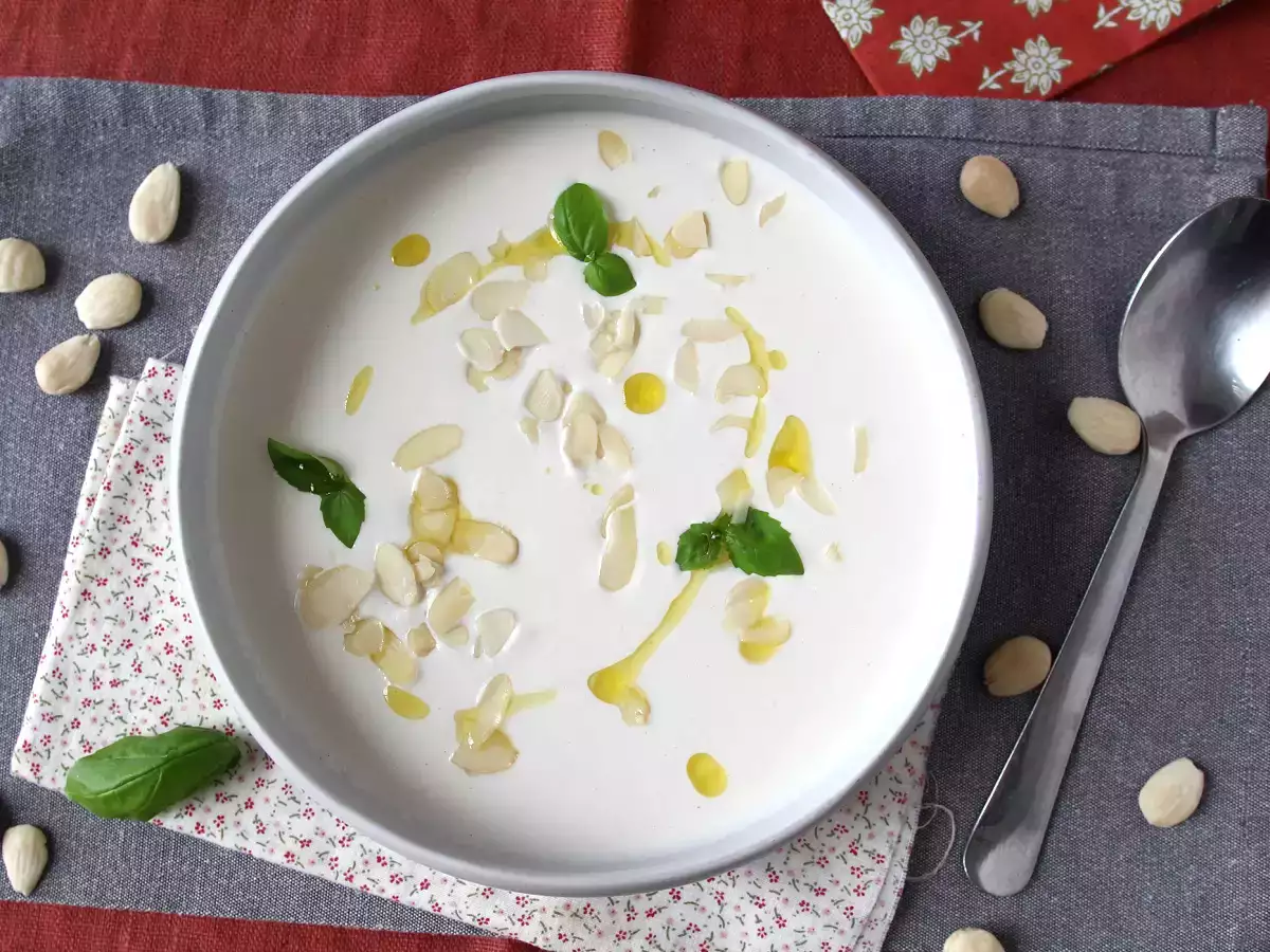Endülüs Ajoblanco: Yaz aylarında her zaman isteyeceğiniz soğuk çorba - fotoğraf 5