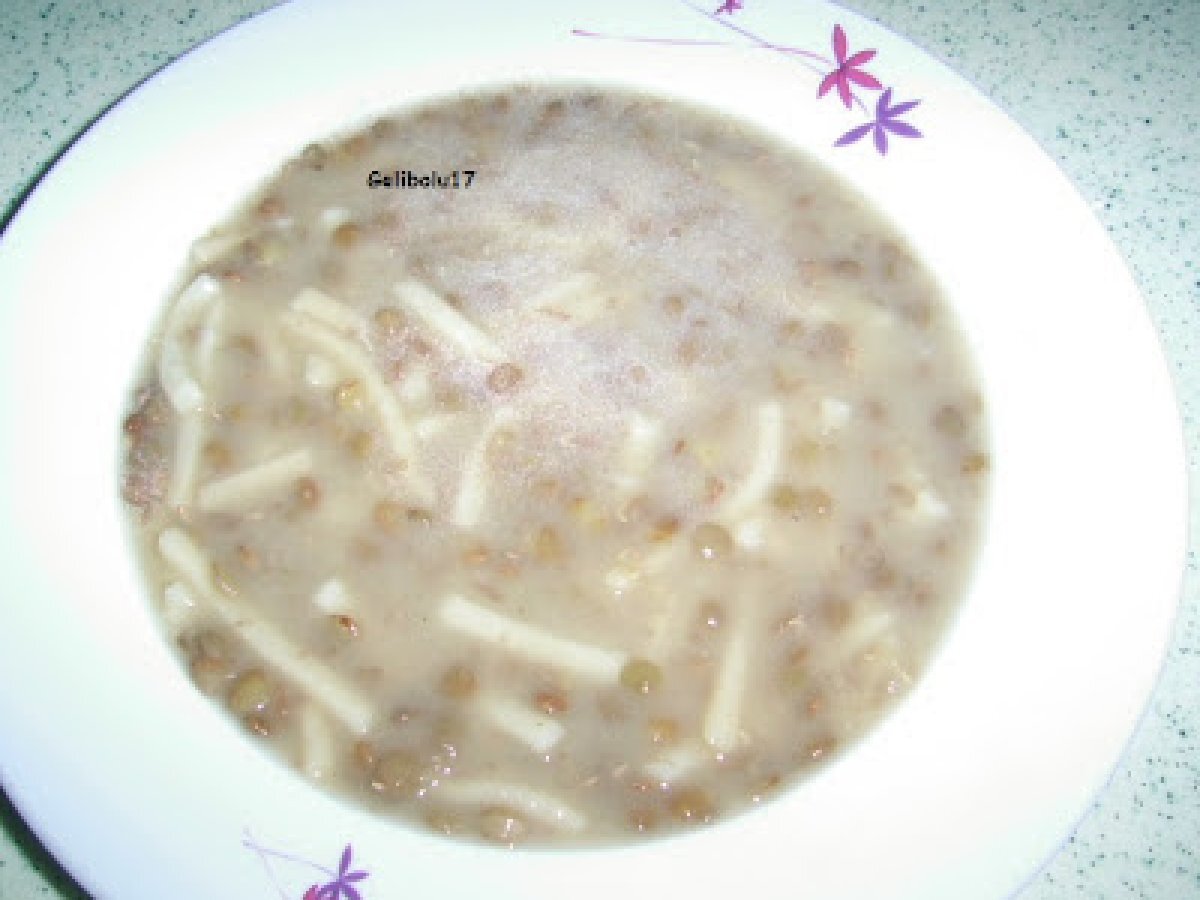 Erişteli Yeşil Mercimek Çorbası