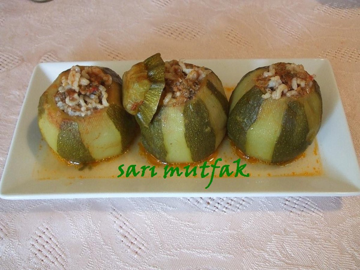 ETLİ GİRİT KABAĞI DOLMASI