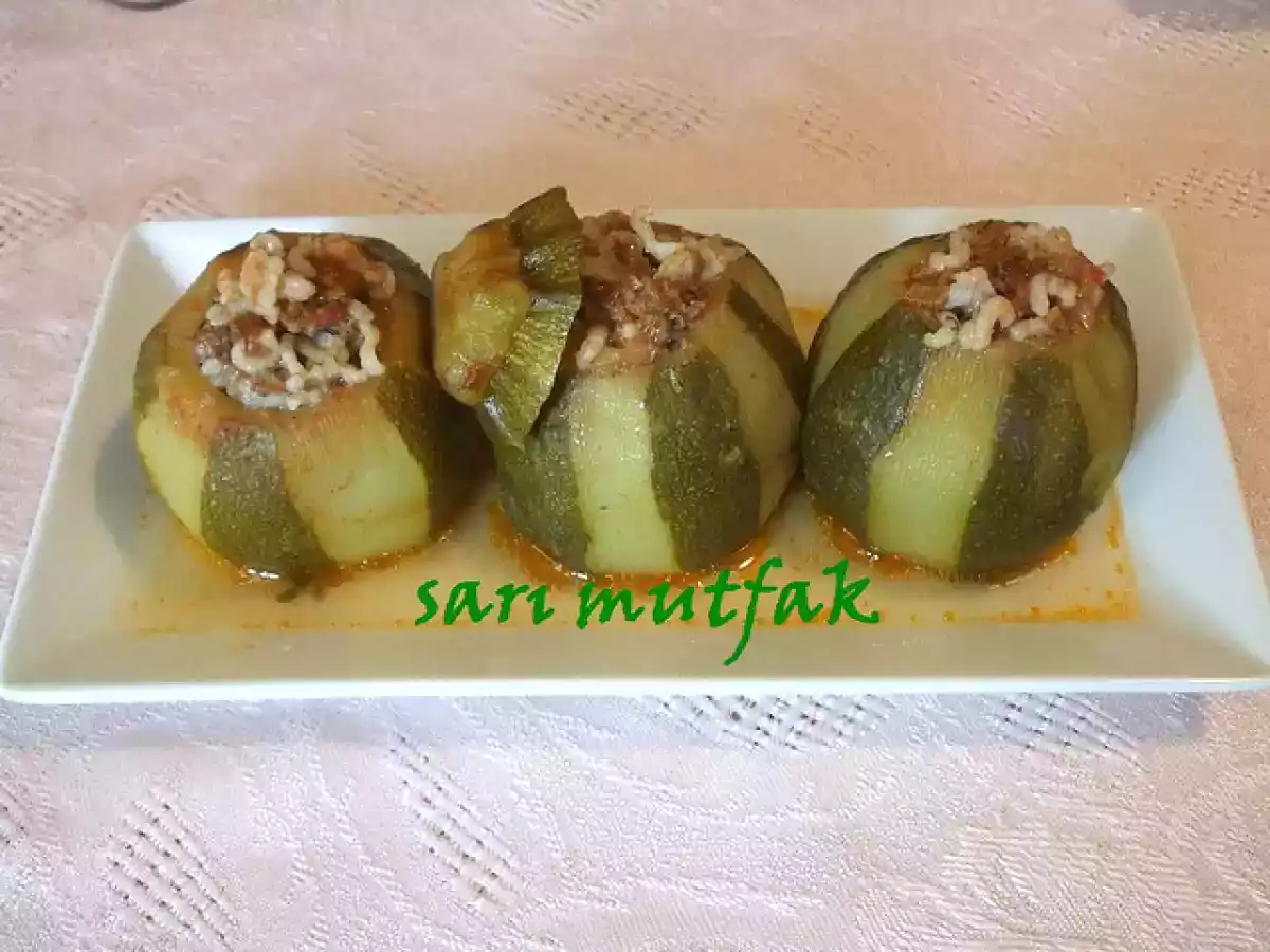 ETLİ GİRİT KABAĞI DOLMASI