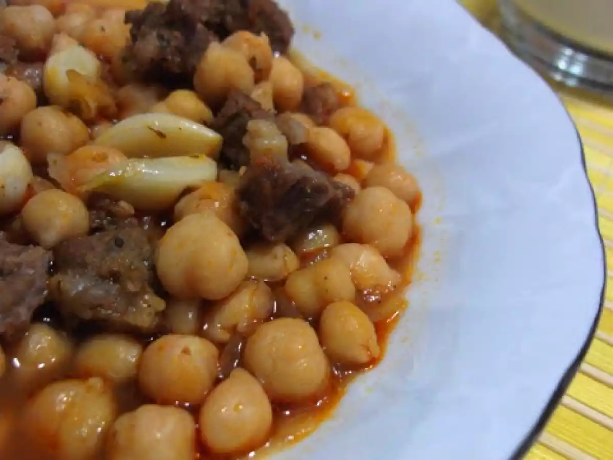 Etli Nohut Yahni (Sarımsaklı)