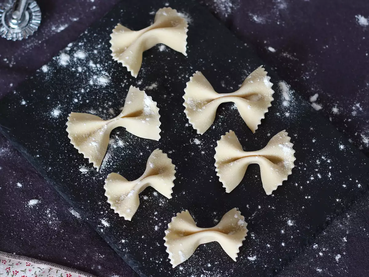 Ev Yapımı Farfalle (Kelebek Makarna) - fotoğraf 3