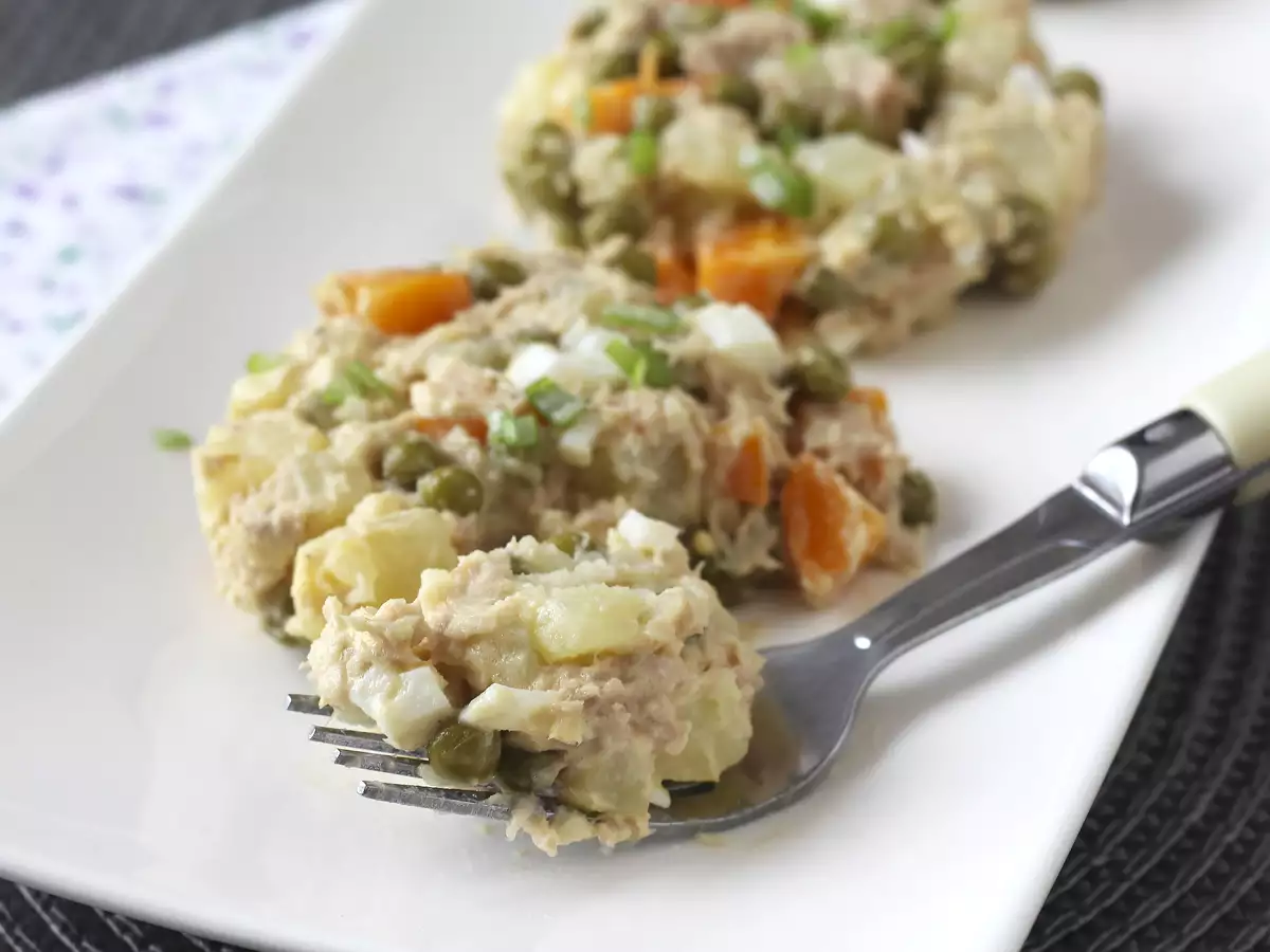 Ev yapımı mayonezli Rus salatası - fotoğraf 2