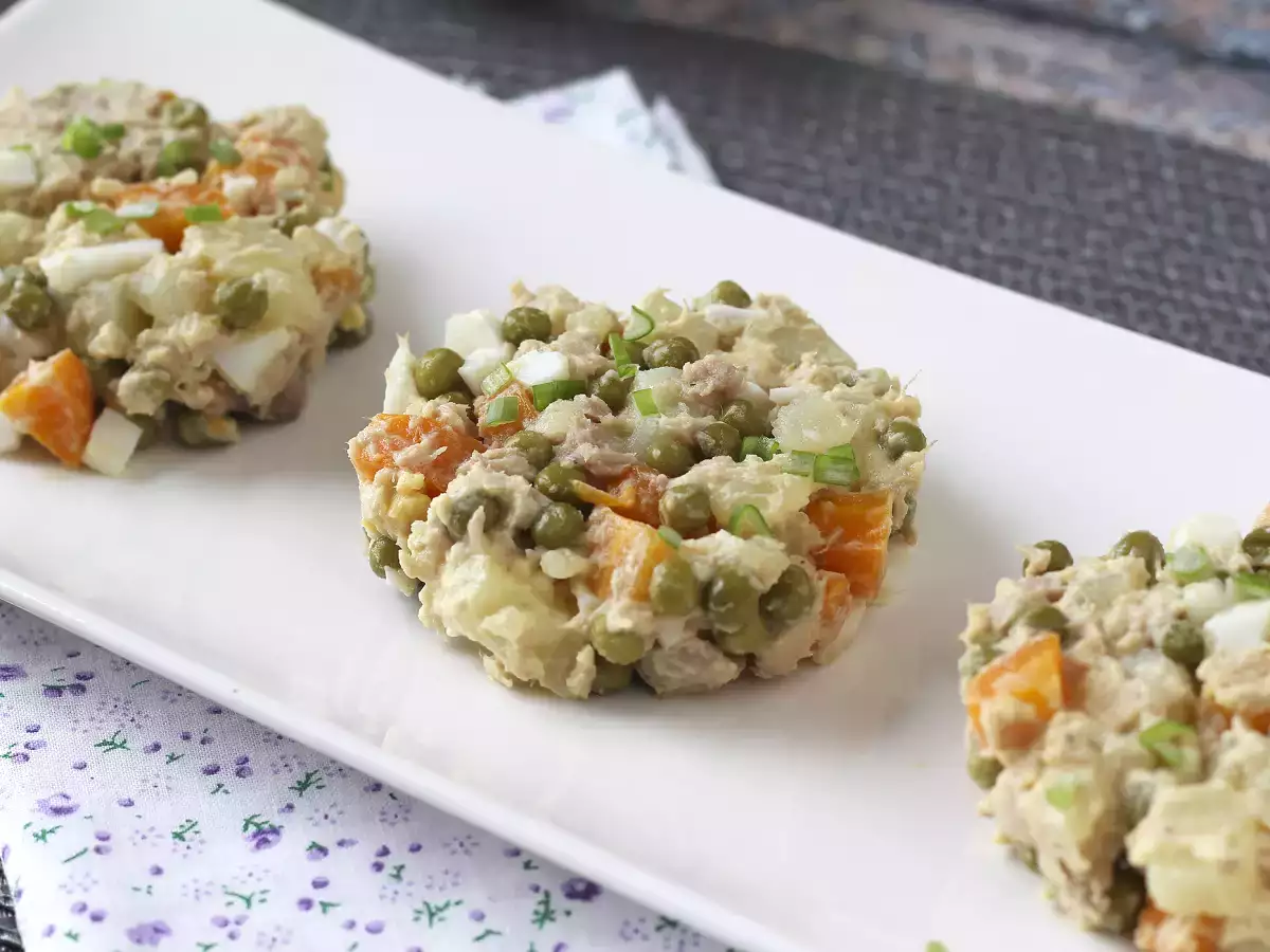 Ev yapımı mayonezli Rus salatası - fotoğraf 4