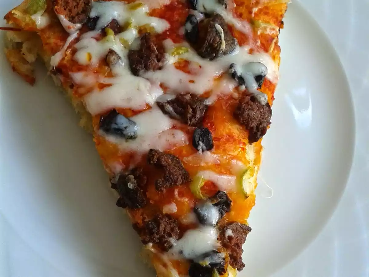 Ev Yapımı Pizza Tarifi - fotoğraf 2