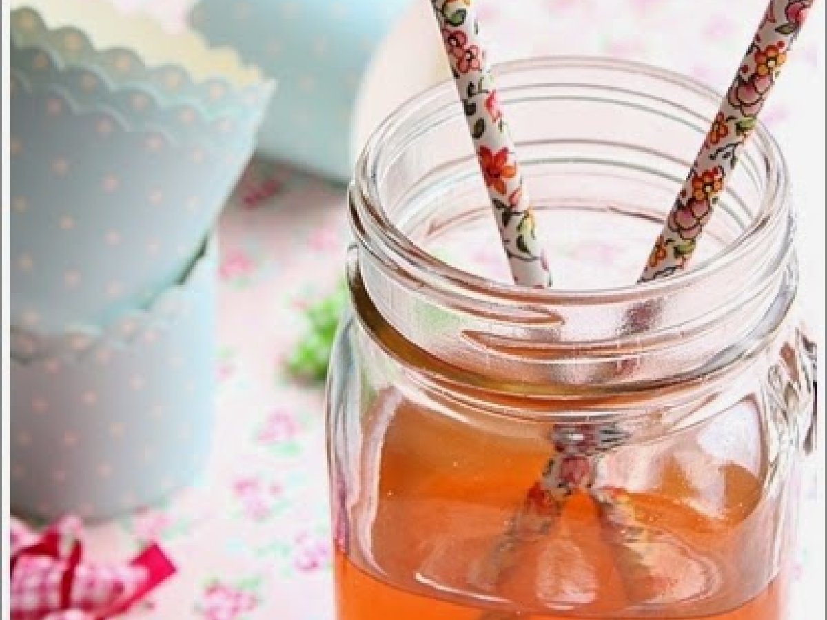 Ev Yapımı Şeftalili/Nektarinli Ice Tea (Soğuk Çay)