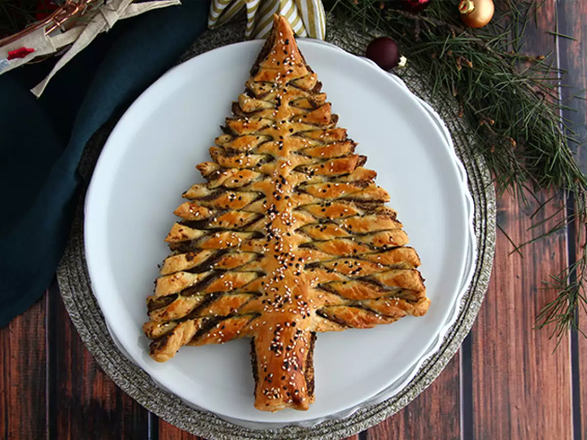 Ev Yapımı Tapenade'li Milföy Noel Ağacı