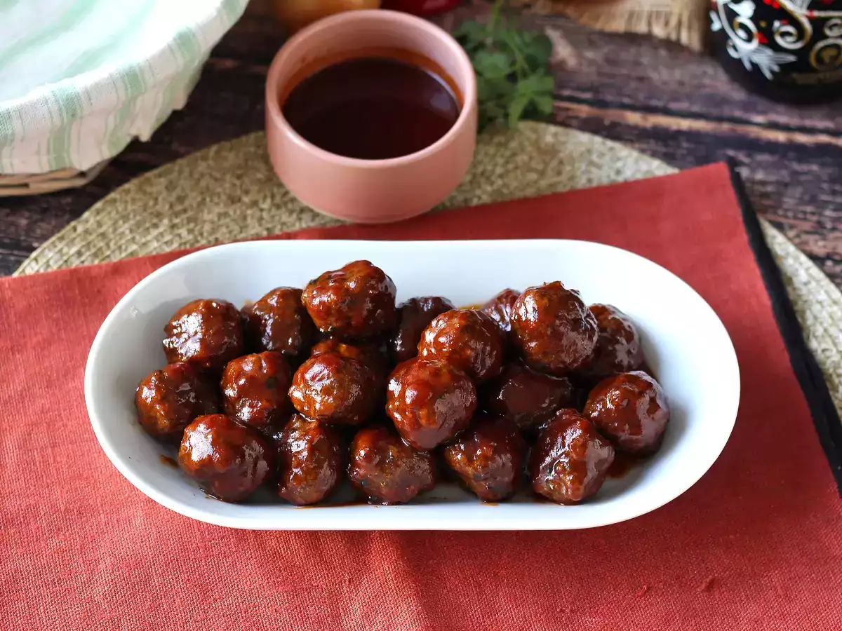 Ev yapımı tatlı-ekşi barbekü tarzı sos: kolay tarif, hemen hazır - fotoğraf 2