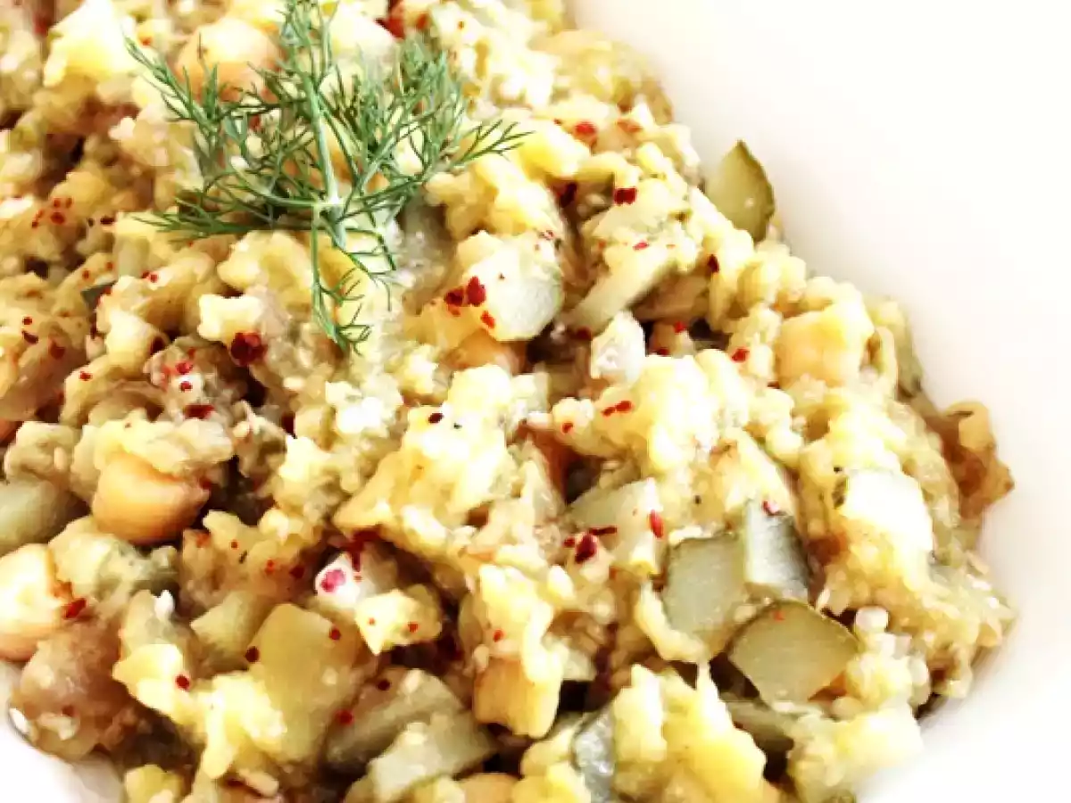 FARKLI KÖZ PATLICAN SALATASI
