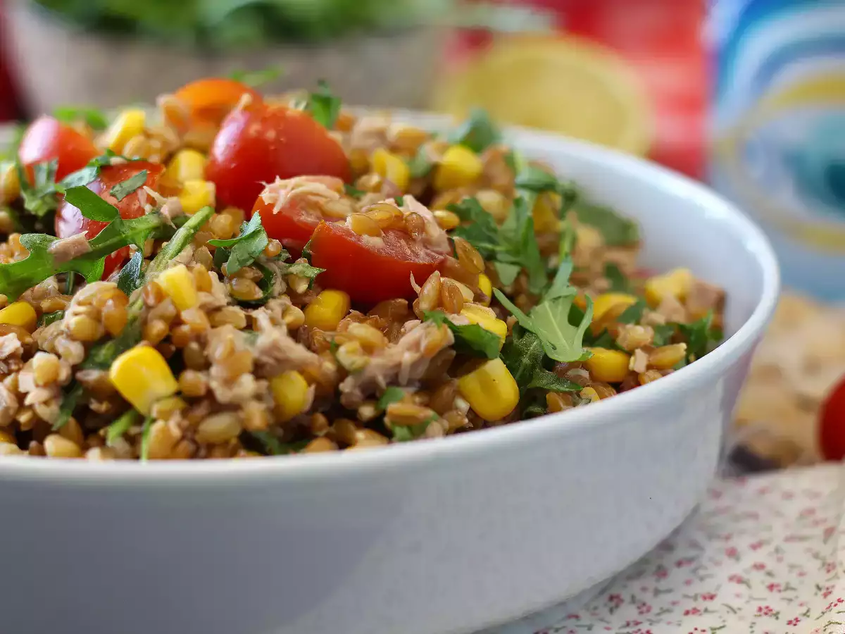 Farro ve Ton Balıklı Salata: Hafif, Lezzetli ve Her Mevsime Uygun - fotoğraf 2