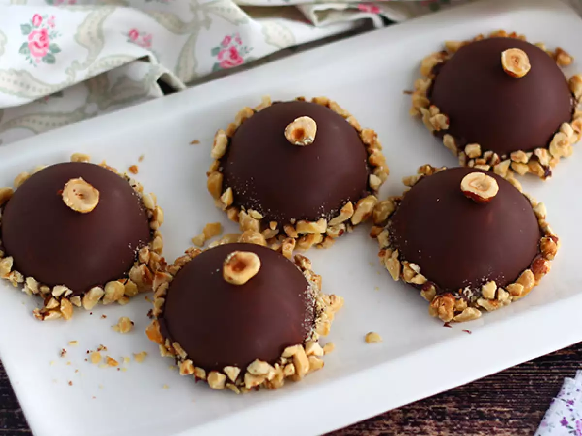 Ferrero Rocher Tarzı Kubbe Tatlıları - fotoğraf 2