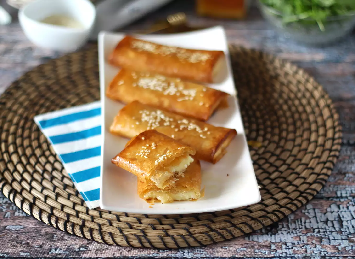 Feta saganaki, beyaz peynir ve ballı cips için yunan tarifi