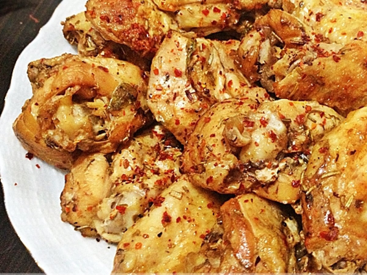 FIRIN POŞETİNDE SOYA SOSLU KANATve ÇOBAN SALATA
