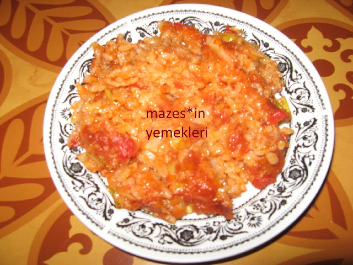 FIRINDA DOMATESLİ PİLAV