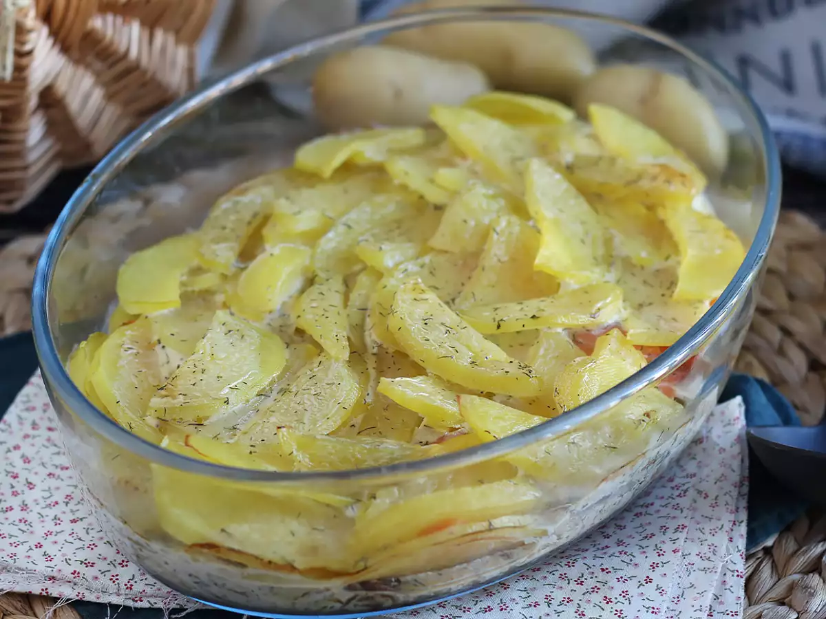 Fırında Patates ve Füme Somon Graten