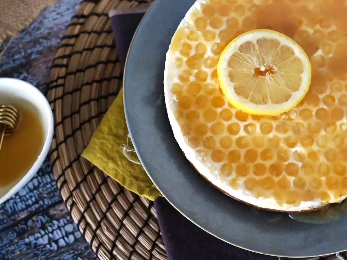 Fırında pişmeyen limonlu ve ballı cheesecake (pasta süsleme eğitimi)