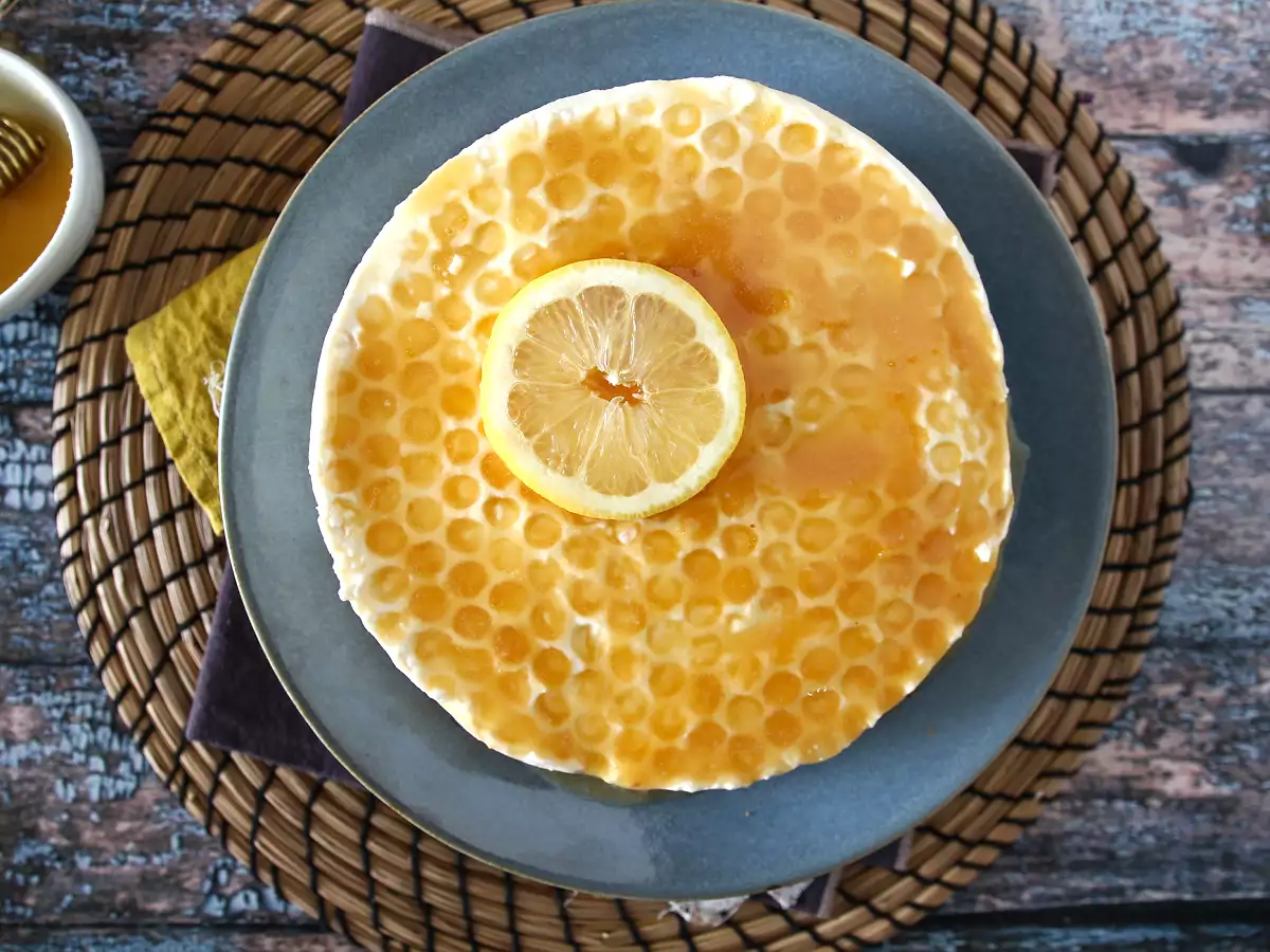 Fırında pişmeyen limonlu ve ballı cheesecake (pasta süsleme eğitimi) - fotoğraf 3