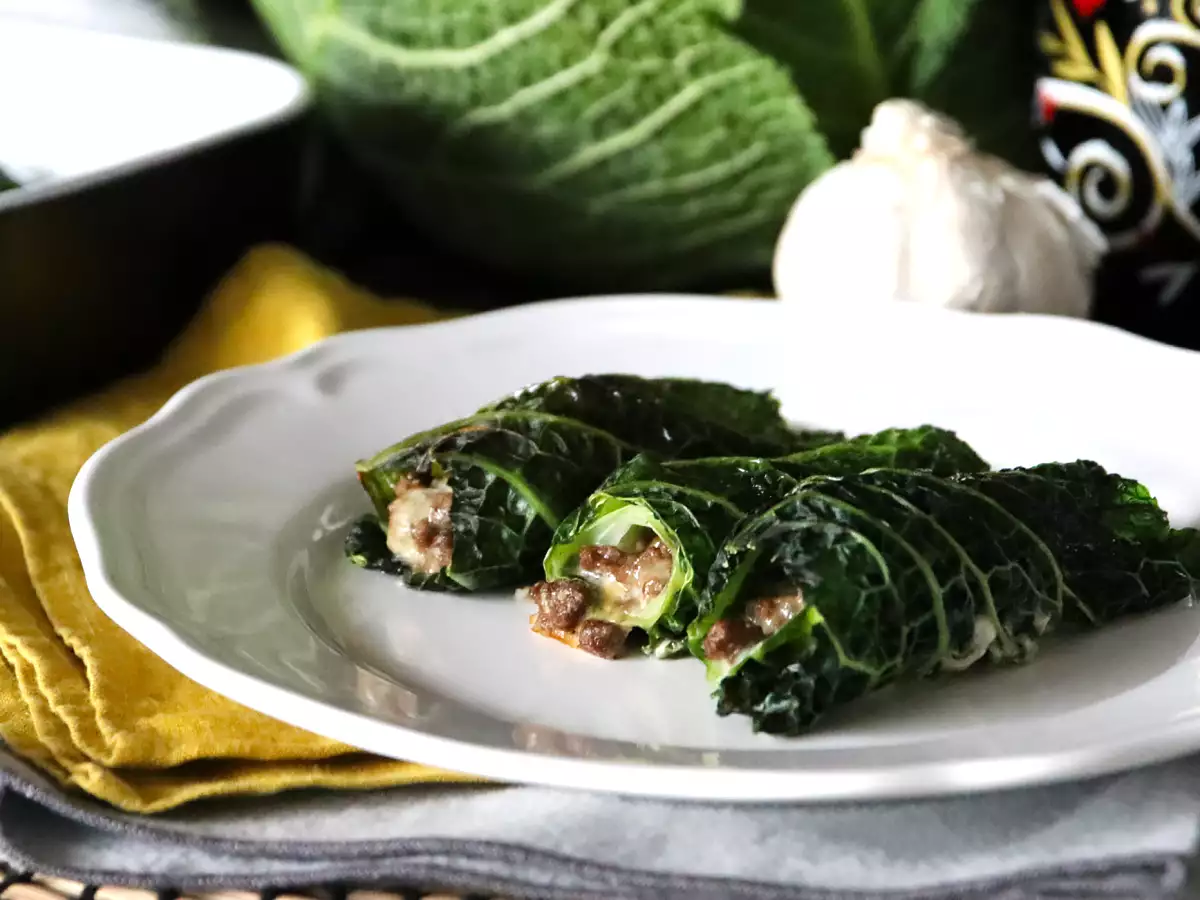 Fırında savoy lahanası ruloları, aile yemeği için kolay ve ucuz bir tarif - fotoğraf 2