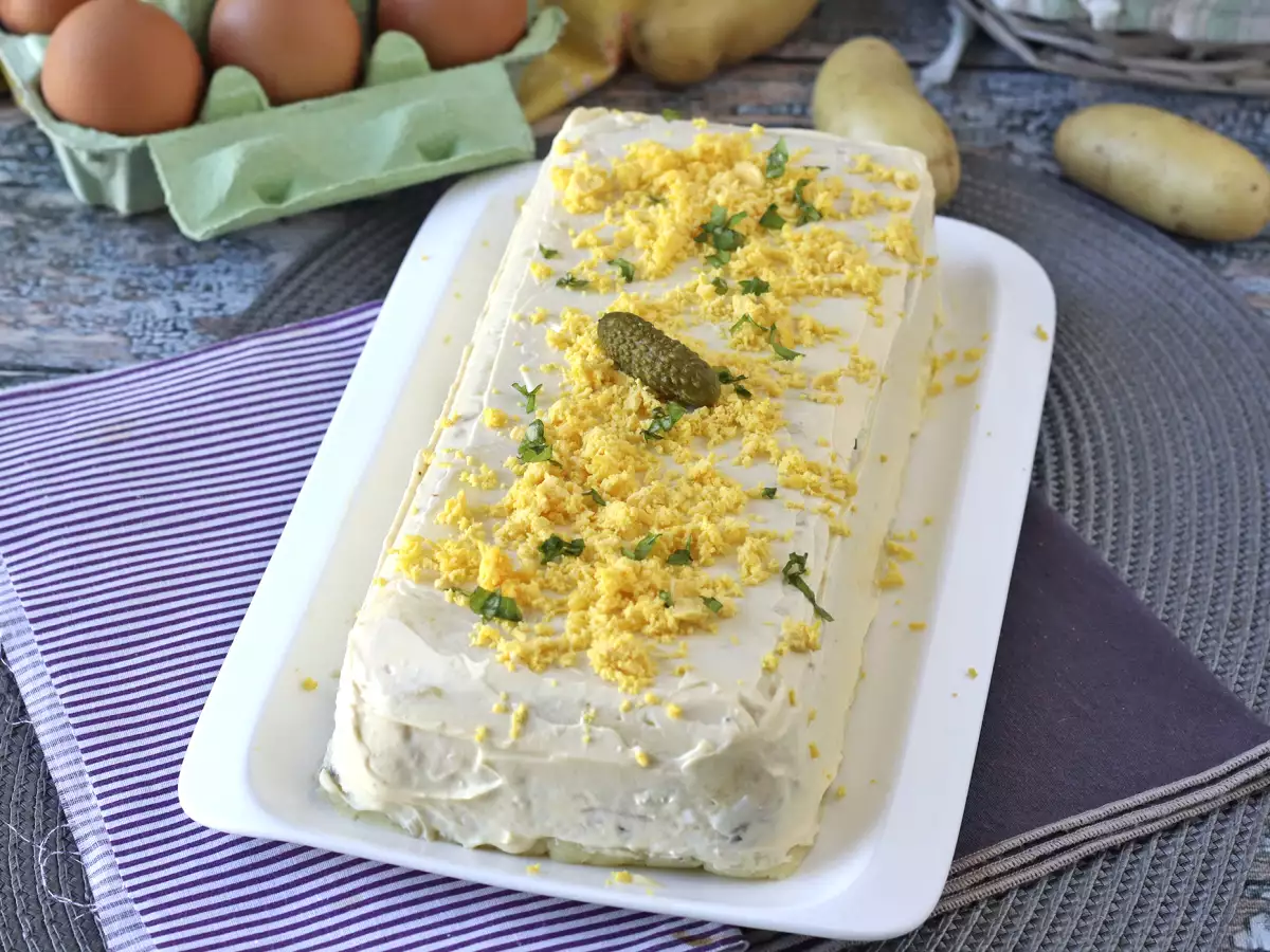 Fırınsız, kolay ton balıklı ve mayonezli soğuk patates pastası - fotoğraf 2