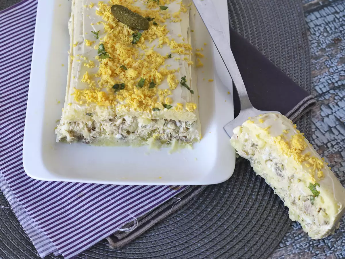 Fırınsız, kolay ton balıklı ve mayonezli soğuk patates pastası - fotoğraf 4