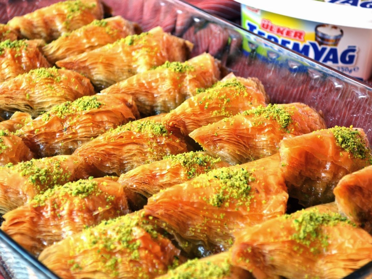 FISTIKLI VE KAYMAKLI KOLAY ŞÖBİYET