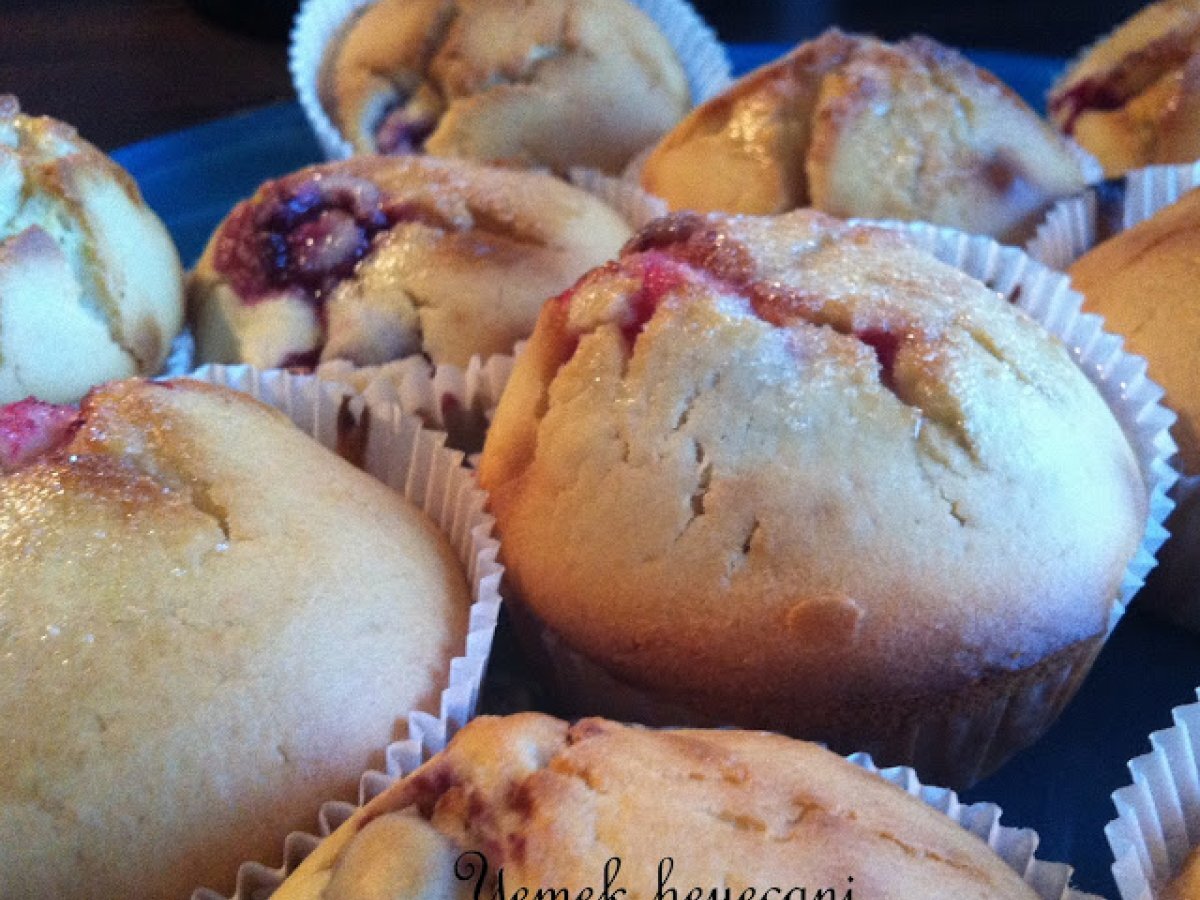 Frambuazlı muffinler