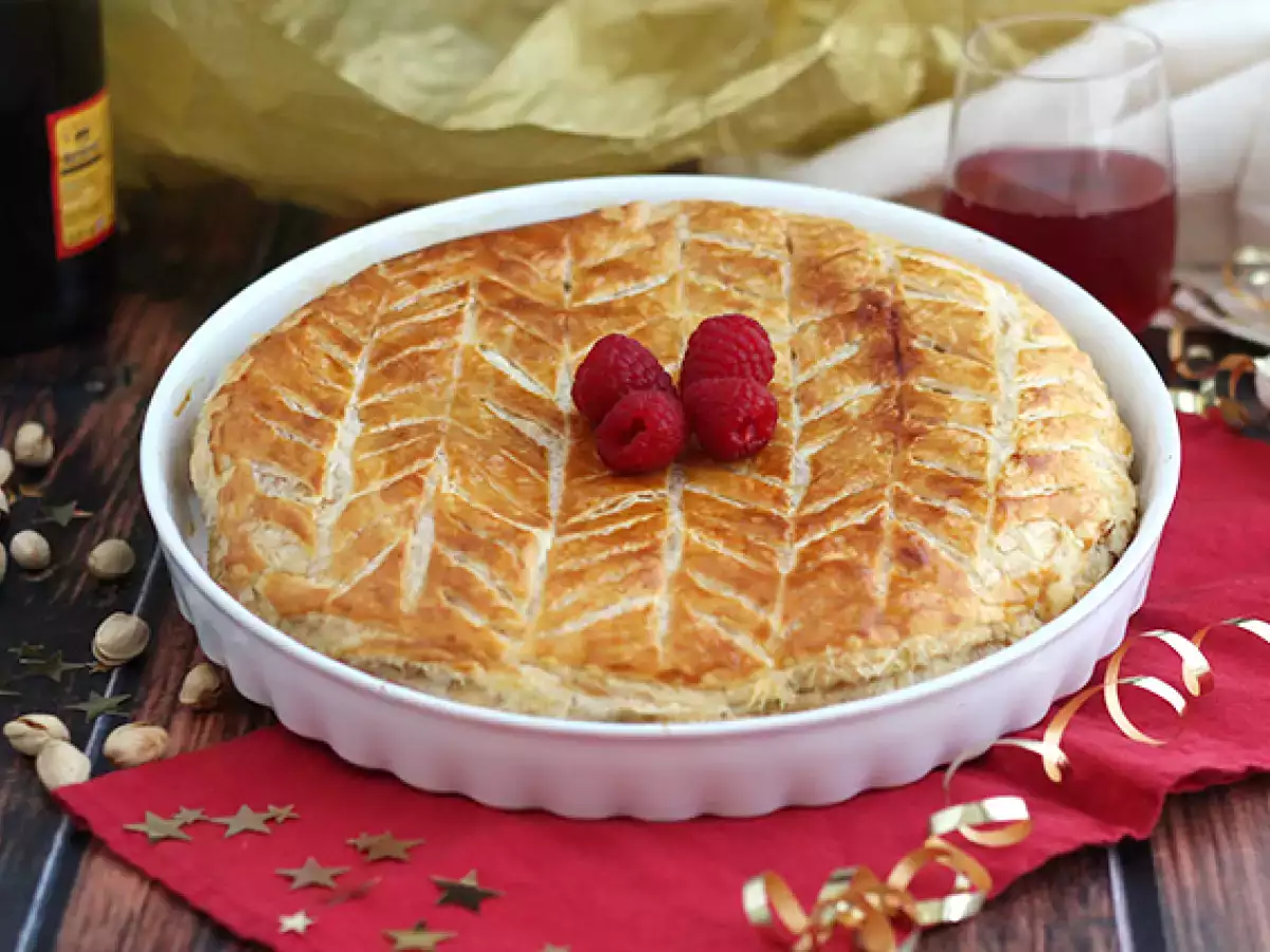 Frangipane ahududu fıstıklı galette des rois