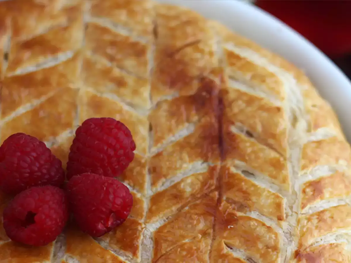 Frangipane ahududu fıstıklı galette des rois - fotoğraf 3