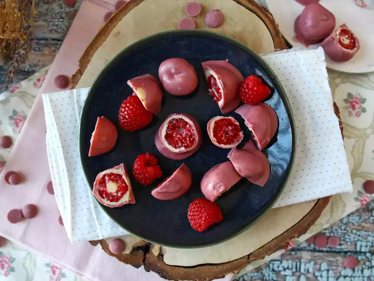 Franui Usulü Ahududulu, Beyaz ve Ruby Çikolatalı Atıştırmalıklar - fotoğraf 2