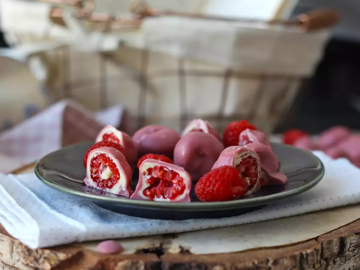 Franui Usulü Ahududulu, Beyaz ve Ruby Çikolatalı Atıştırmalıklar - fotoğraf 3