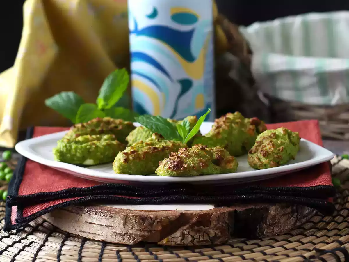 Fritözde bezelye ve beyaz peynir köftesi: lezzetli ve hazırlaması çok hızlı! - fotoğraf 4