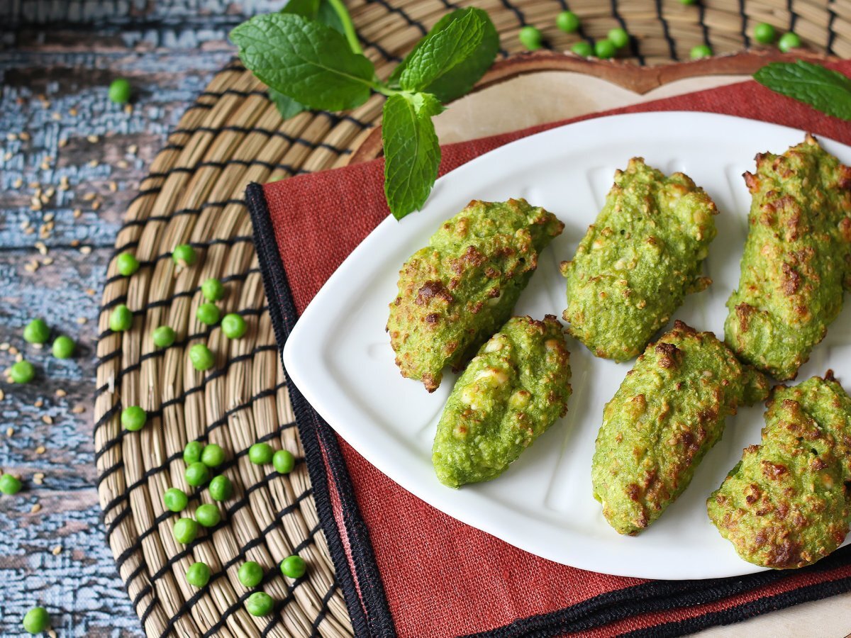 Fritözde bezelye ve beyaz peynir köftesi: lezzetli ve hazırlaması çok hızlı! - fotoğraf 5
