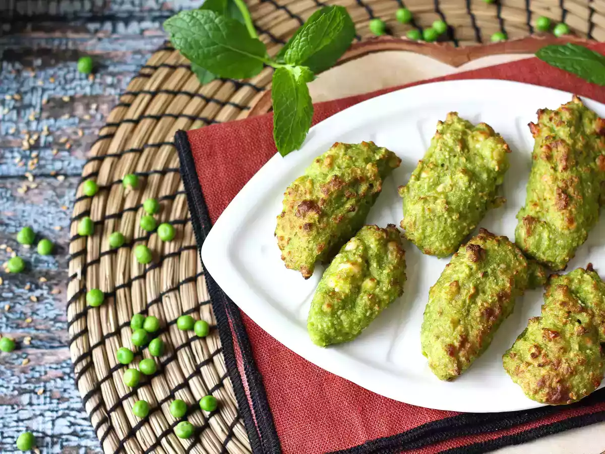Fritözde bezelye ve beyaz peynir köftesi: lezzetli ve hazırlaması çok hızlı! - fotoğraf 5