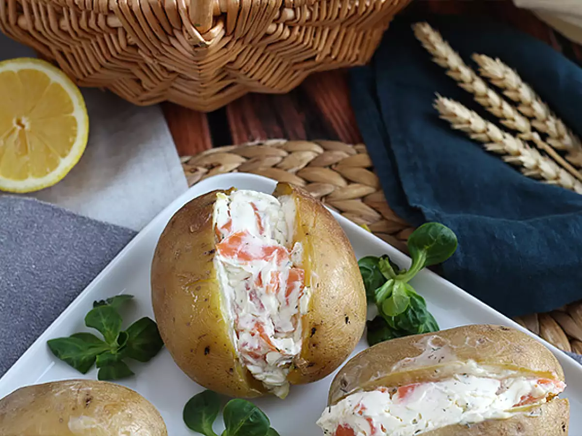 Füme Somonlu ve Krem Peynirli Fırında Patates Dolması - fotoğraf 3