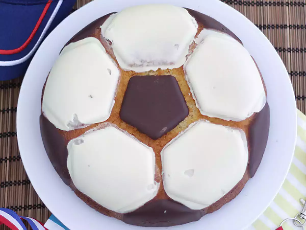 Futbol Topu Şeklinde Kek Tarifi - fotoğraf 2