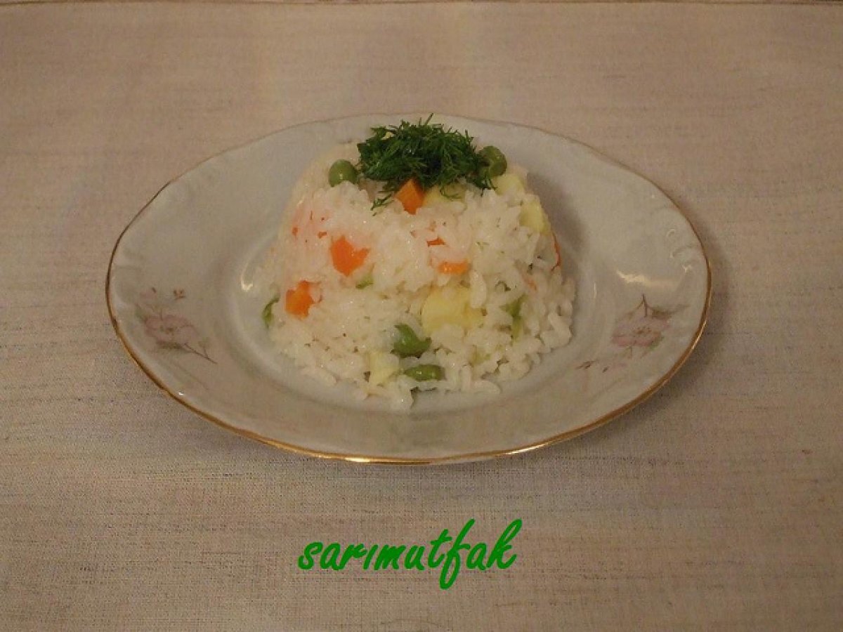 GARNİTÜRLÜ PİRİNÇ PİLAVI