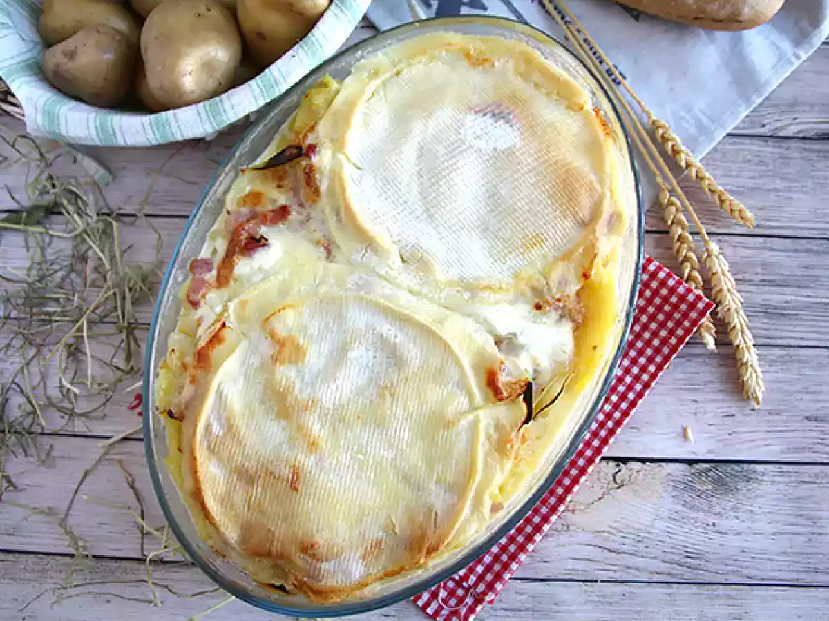 Geleneksel Savoyard tartiflette - fotoğraf 4