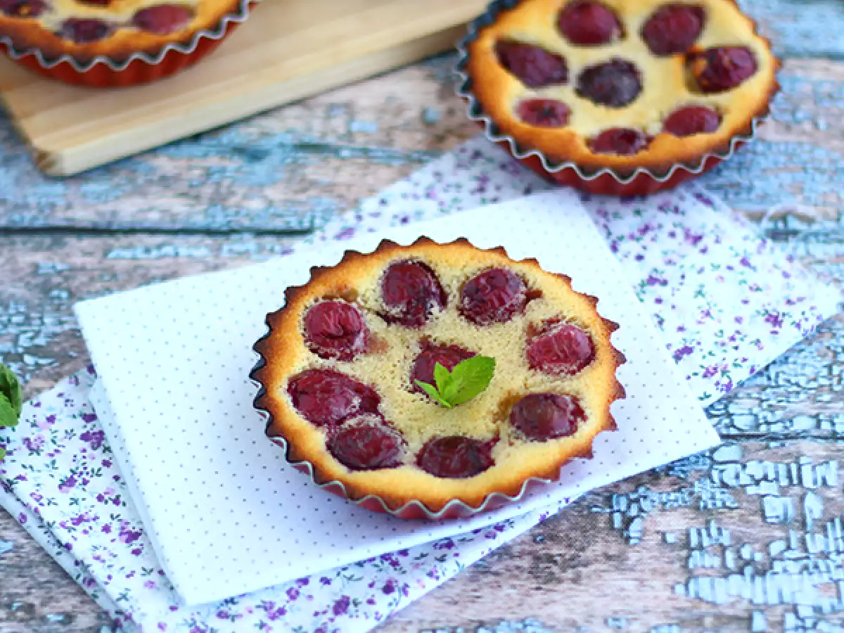 Glutensiz Mini Kirazlı Clafoutis Tarifi