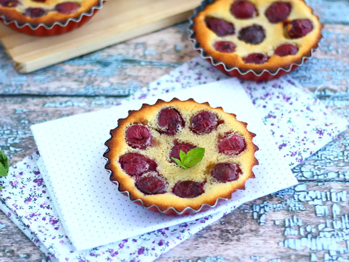 Glutensiz mini vişneli clafoutis