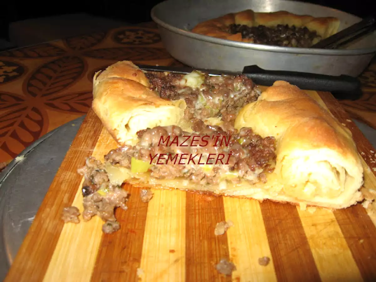 GÖBEĞİ AÇIKTA KALMIŞ BÖREK - fotoğraf 2
