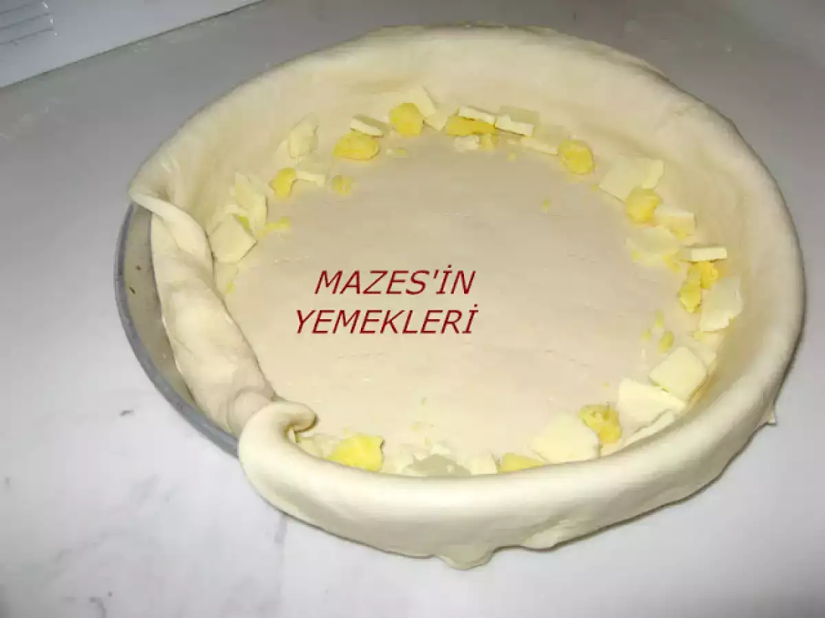 GÖBEĞİ AÇIKTA KALMIŞ BÖREK - fotoğraf 3