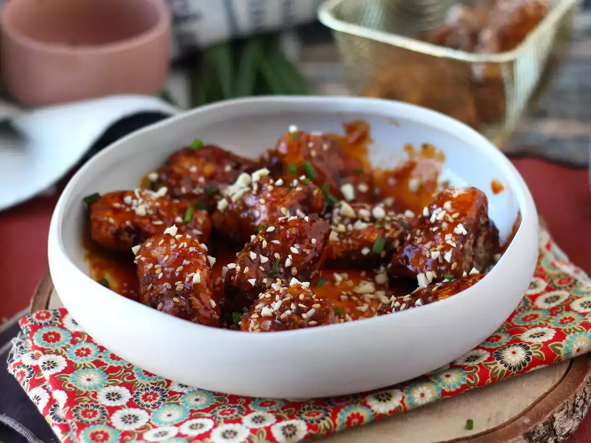 Gochujang soslu Kore usulü kızarmış tavuk - Dakgangjeong - fotoğraf 2
