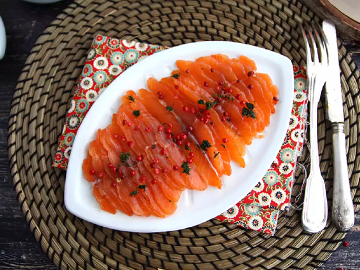 Gravlax, İsveç usulü marine edilmiş somon balığı - fotoğraf 3