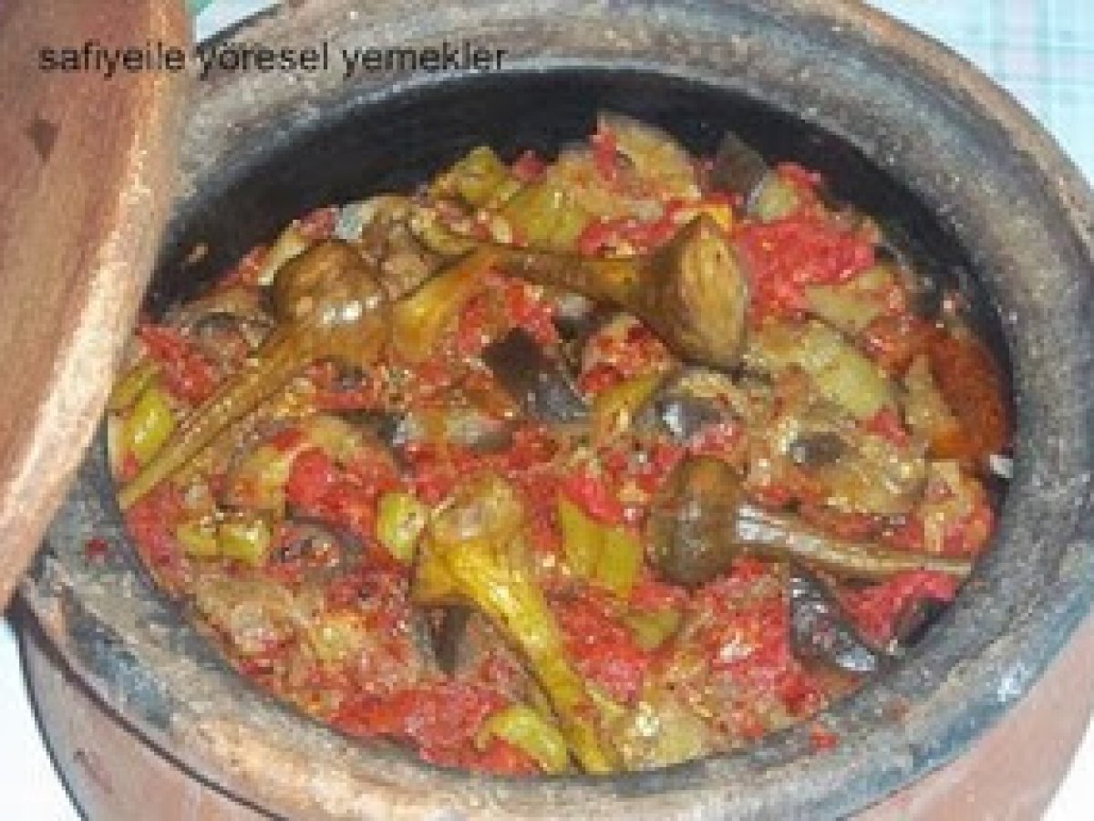 Güvecde güvec