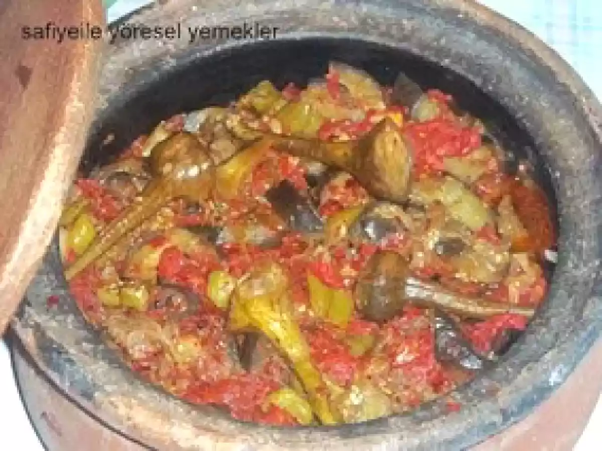 Güvecde güvec