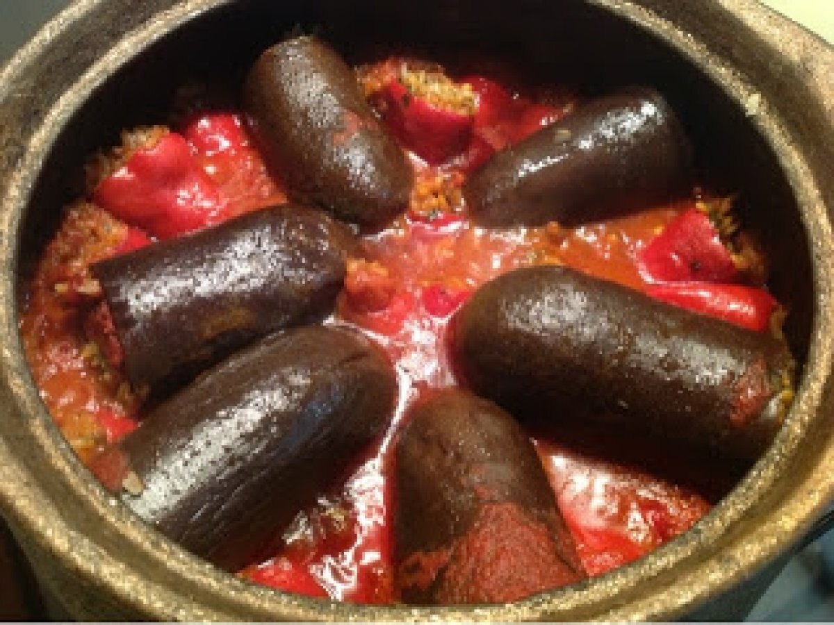 GÜVEÇTE ACILI DOLMA