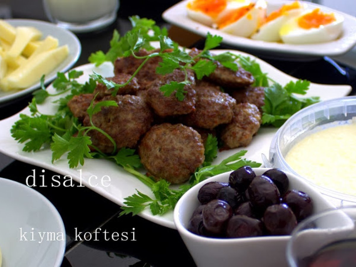HAFTA SONU KAHVALTISI VE KÖFTE