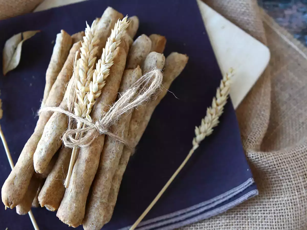 Hava fritözü ile ev yapımı gressinler - fotoğraf 2