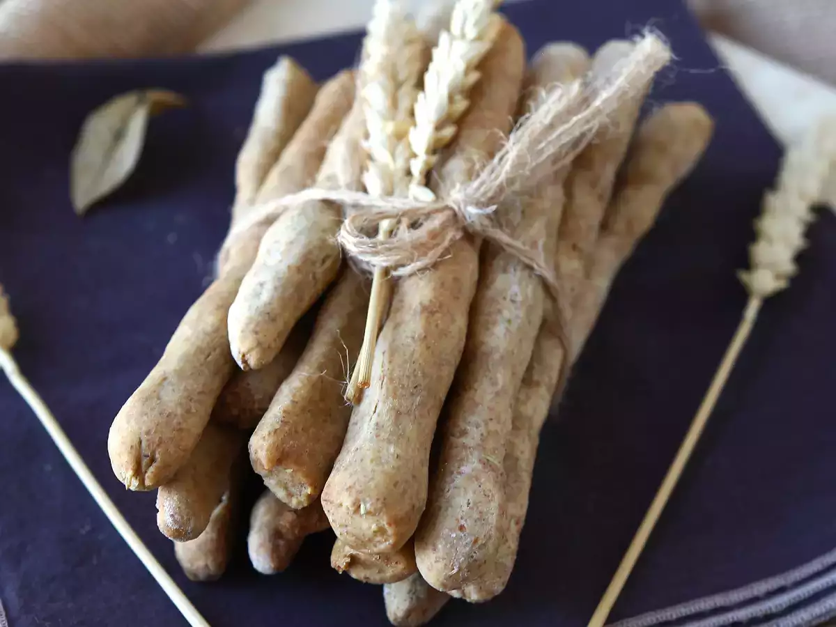 Hava fritözü ile ev yapımı gressinler - fotoğraf 3